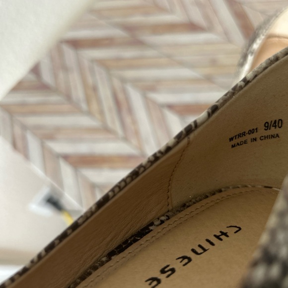 Chinese Laundry snake skin platform pumps - Picture 4 of 8